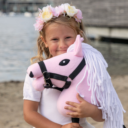 Różowy Hobby Horse Skippi A5  - lekki i poręczny - prezent dla dziewczynki